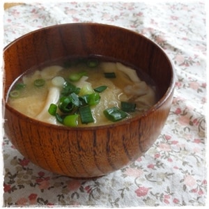 たもぎ茸と揚げのお味噌汁 レシピ 作り方 By 寝虎太郎 楽天レシピ たもぎ茸と揚げのお味噌汁 レシピ 作り方 By 寝虎太郎 楽天レシピ